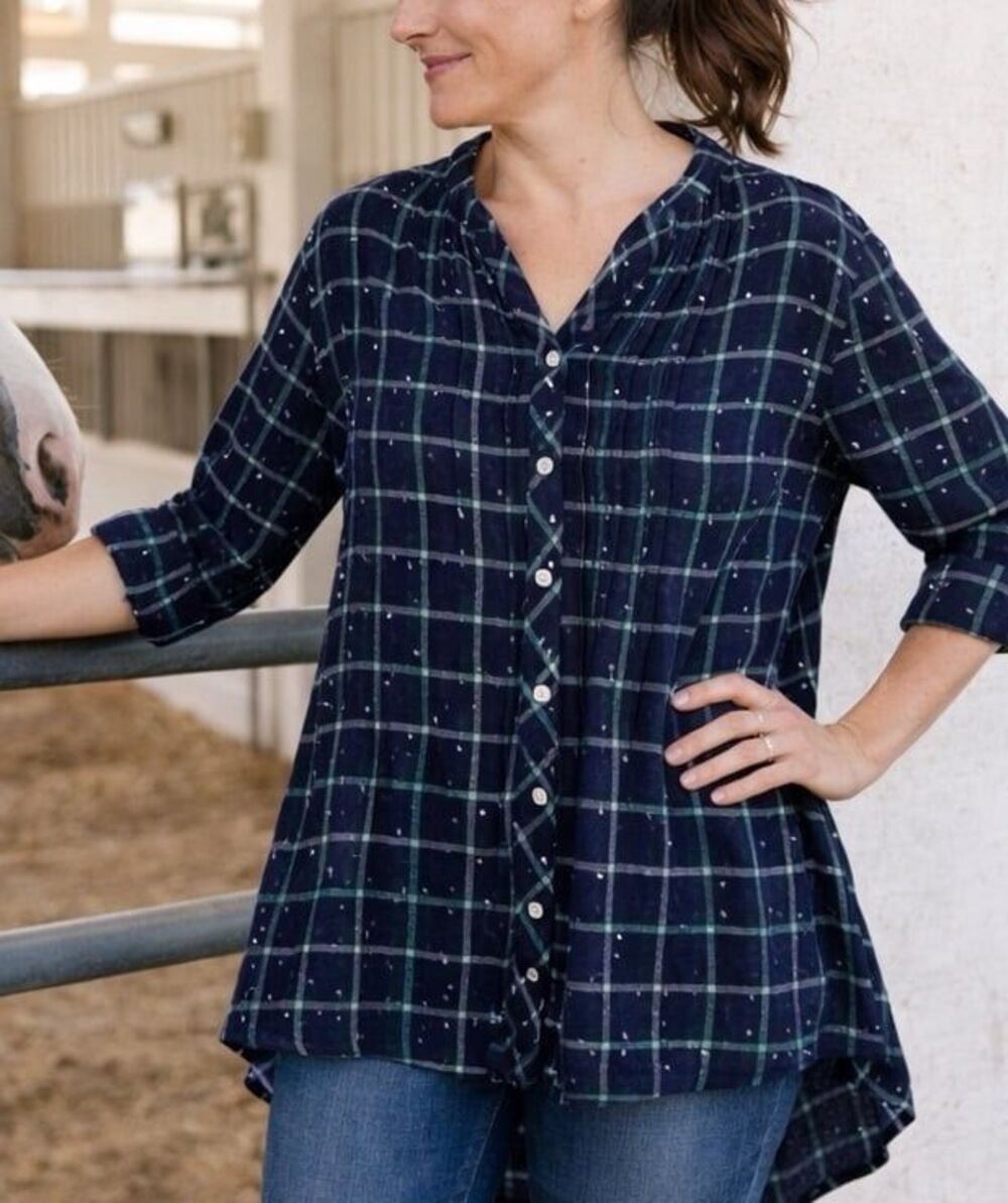 Croft Barrow Navy Plaid Tunic Blouse L Cozy Barnyard Farmhouse Cottage Dainty